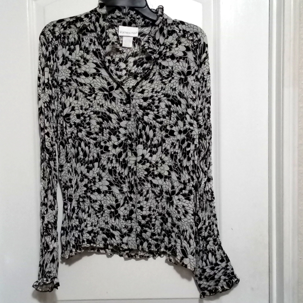 🎁 4/$20 Worthington accordion pleated long sleeve blouse